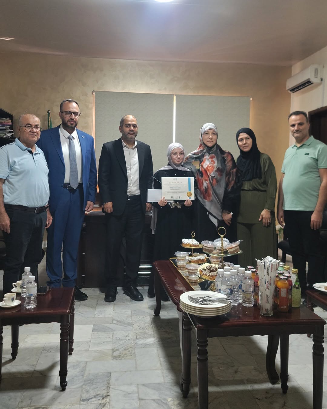 كرّمت مؤسسة الدكتور رضا سعادة للتنمية الفكرية والاجتماعية ثانوية الشهيد محمد سعد